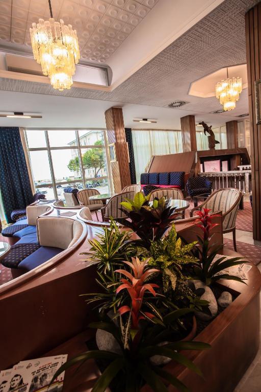 Hotel San Pietro Чезенатико Экстерьер фото